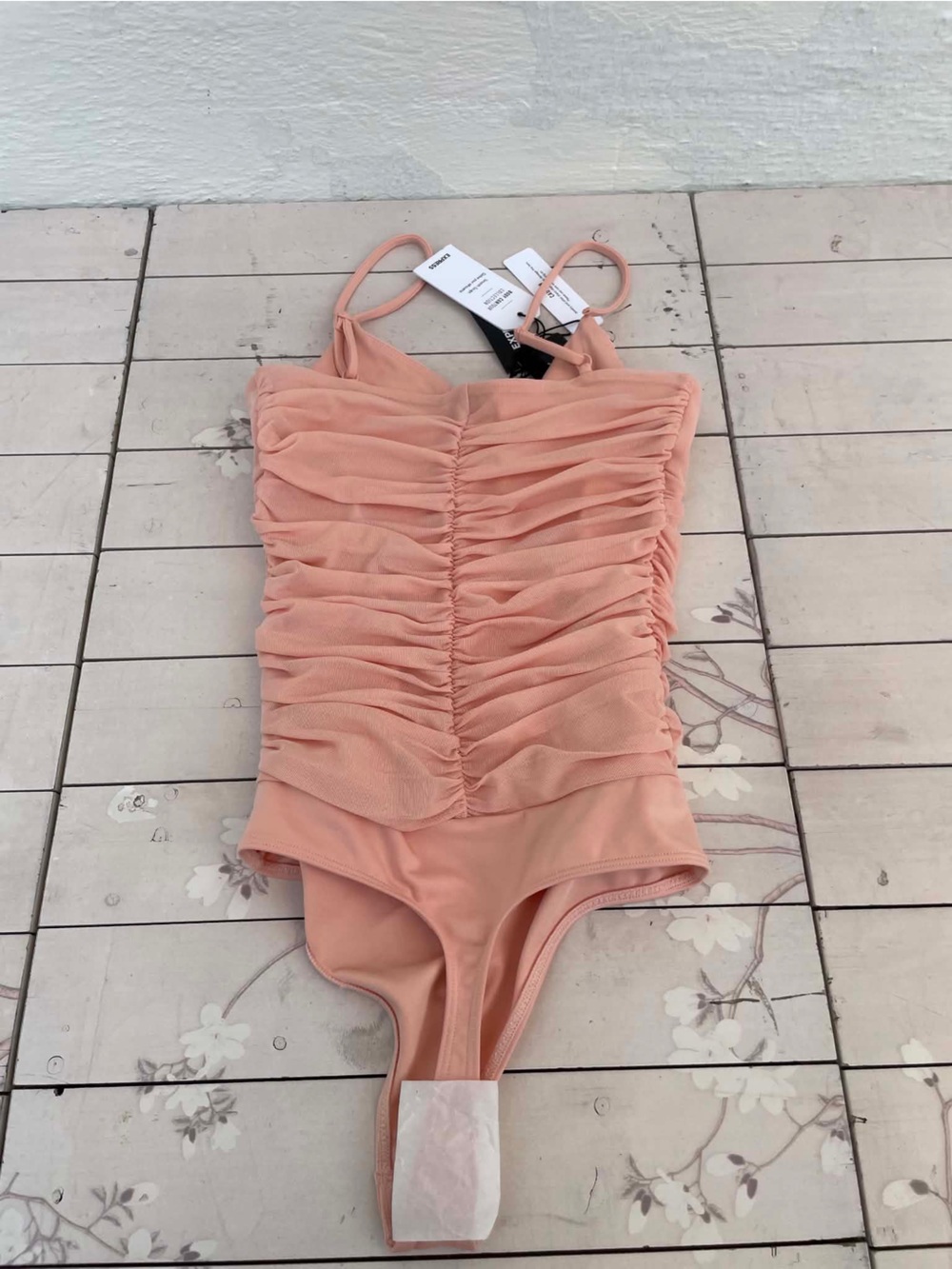 Express Peach Ruched Body Contour Bodysuit - Picture 3 of 4